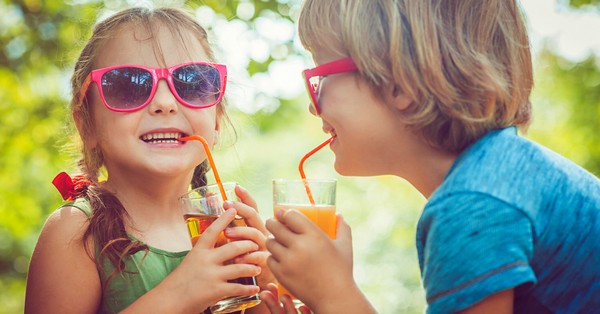 A gyermekeknek az édes üdítők helyett jó alternatívát jelent a turmix, főleg a nyári hőségben folyadékpótlásra is.