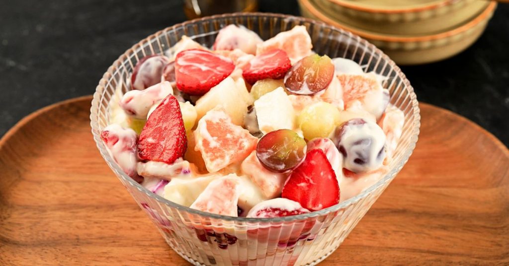 Groby, gyümölcssaláta joghurttal